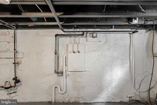 2534 SANDELAND ST, Chester, PA 19013