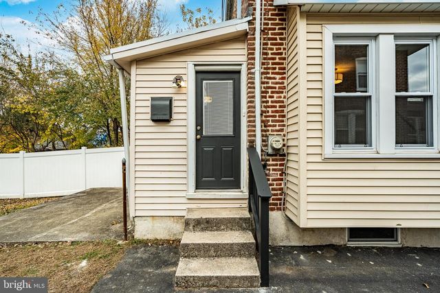 2534 SANDELAND ST, Chester, PA 19013