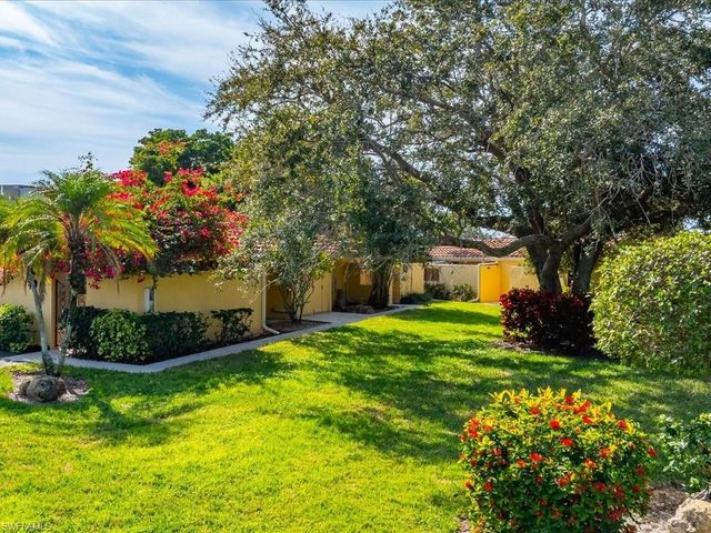 186 Harrison RD H2, Naples, FL 34112