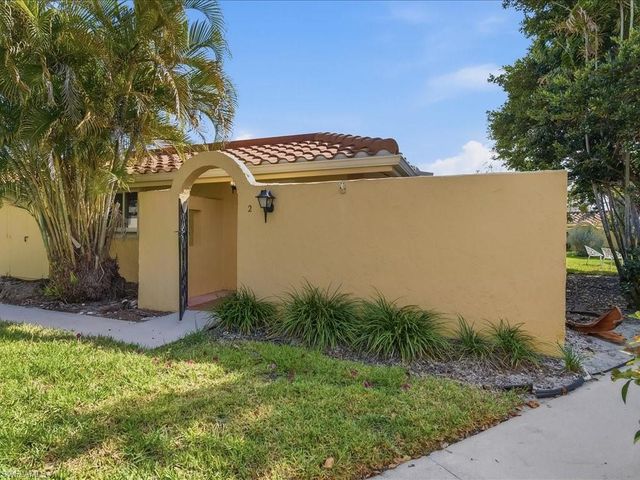 186 Harrison RD H2, Naples, FL 34112