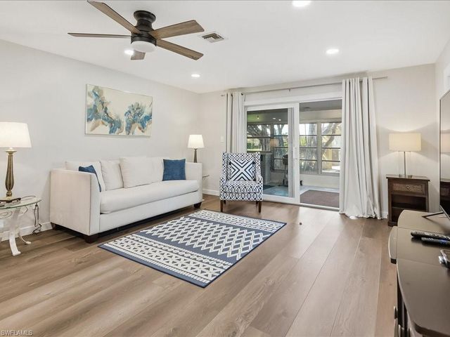 186 Harrison RD H2, Naples, FL 34112