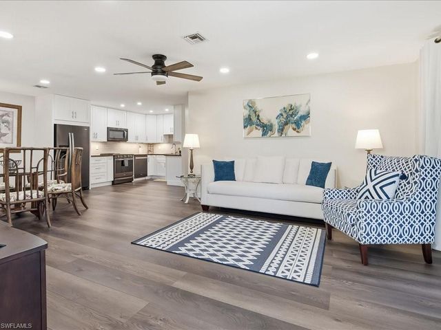 186 Harrison RD H2, Naples, FL 34112