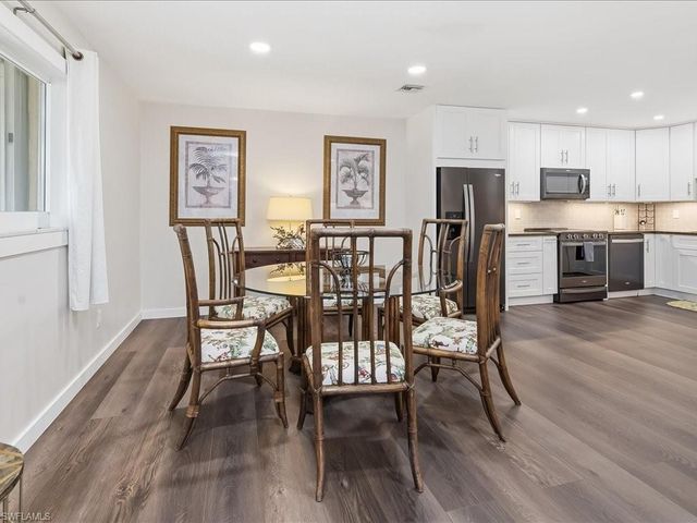 186 Harrison RD H2, Naples, FL 34112