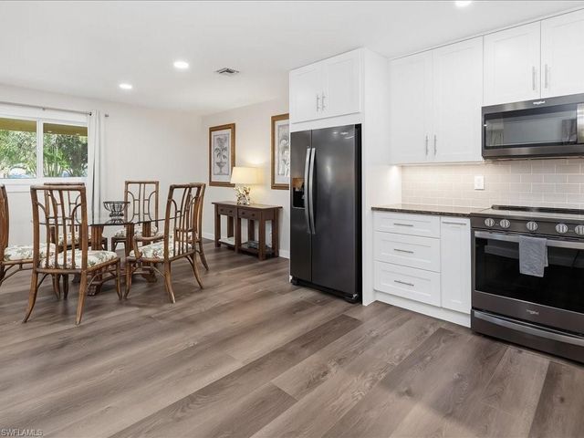 186 Harrison RD H2, Naples, FL 34112