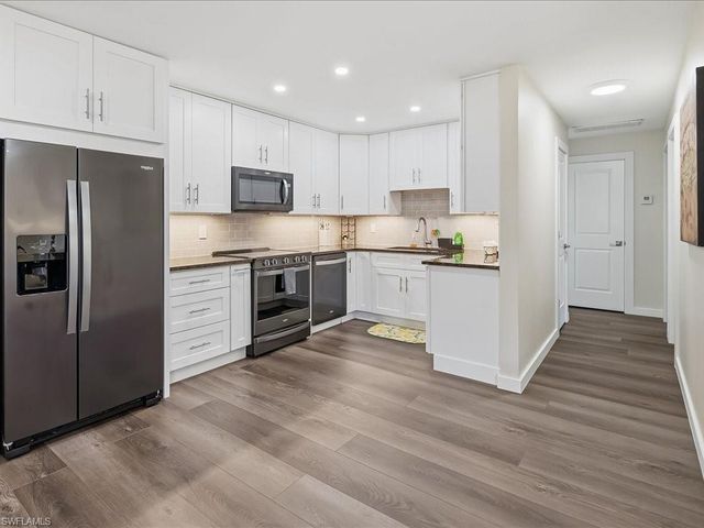 186 Harrison RD H2, Naples, FL 34112