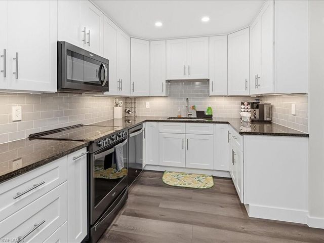 186 Harrison RD H2, Naples, FL 34112