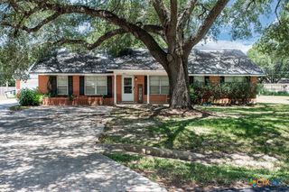 402 Dundee Street, Victoria, TX 77904