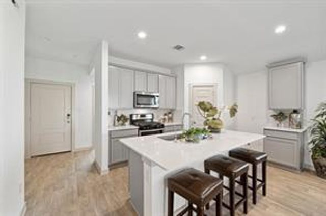 8027 Milam Lane, Rosharon, TX 77583