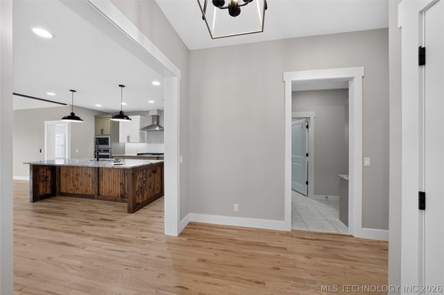 2042 E 130th Street S, Jenks, OK 74037