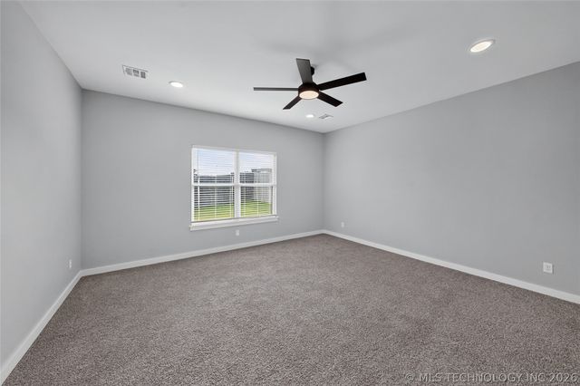 2042 E 130th Street S, Jenks, OK 74037