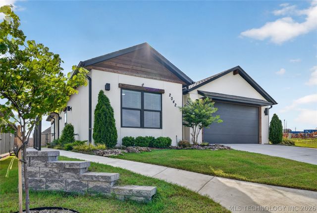 2042 E 130th Street S, Jenks, OK 74037