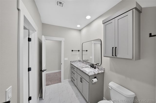 2042 E 130th Street S, Jenks, OK 74037