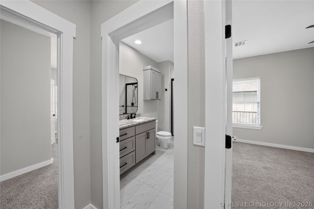 2042 E 130th Street S, Jenks, OK 74037