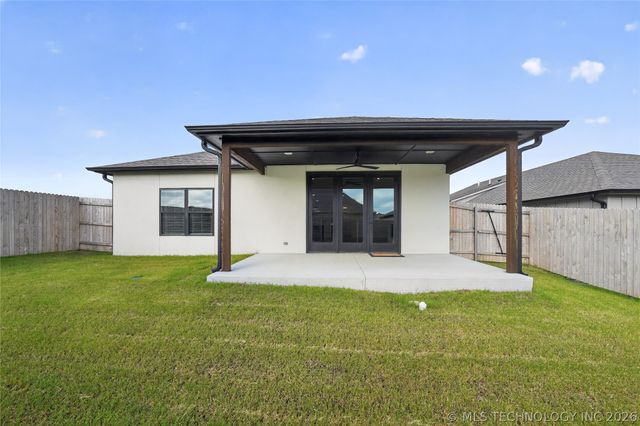 2042 E 130th Street S, Jenks, OK 74037