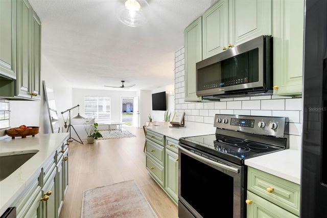 30024 TAVARES RIDGE BOULEVARD 62, Tavares, FL 32778