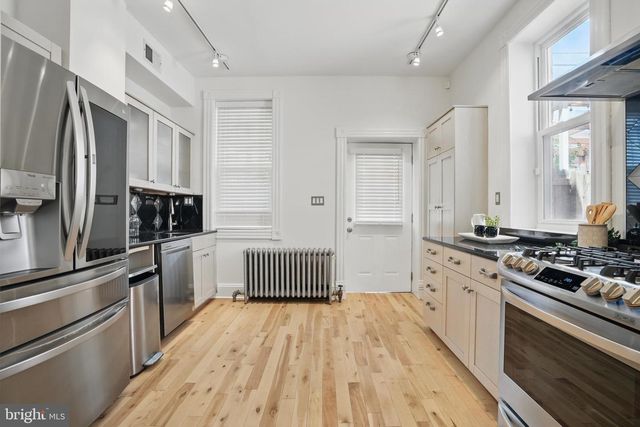 136 R ST NE, Washington, DC 20002