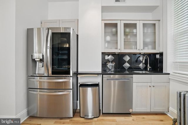 136 R ST NE, Washington, DC 20002