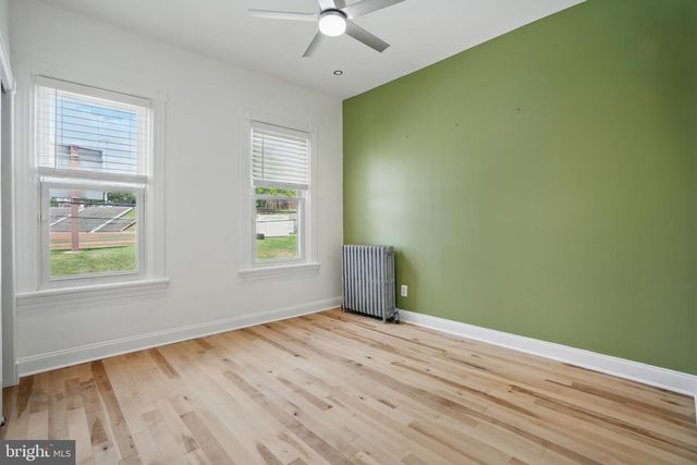 136 R ST NE, Washington, DC 20002