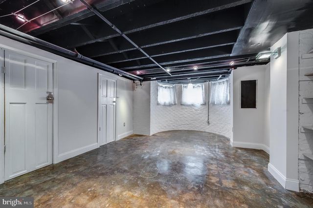 136 R ST NE, Washington, DC 20002