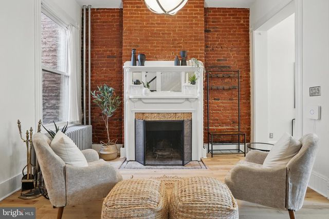 136 R ST NE, Washington, DC 20002