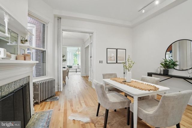 136 R ST NE, Washington, DC 20002