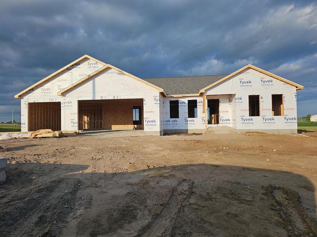 113 Cayuse Court, Fox Lake, WI 53933