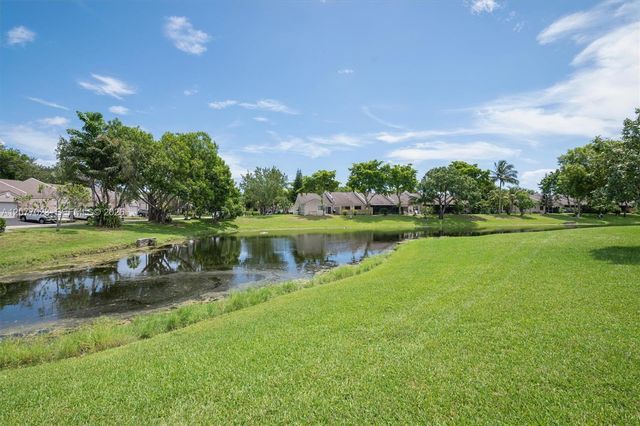 5200 W Lakes Drive, Deerfield Beach, FL 33442