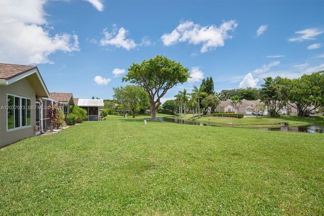 5200 W Lakes Drive, Deerfield Beach, FL 33442