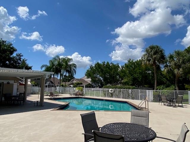 5200 W Lakes Drive, Deerfield Beach, FL 33442