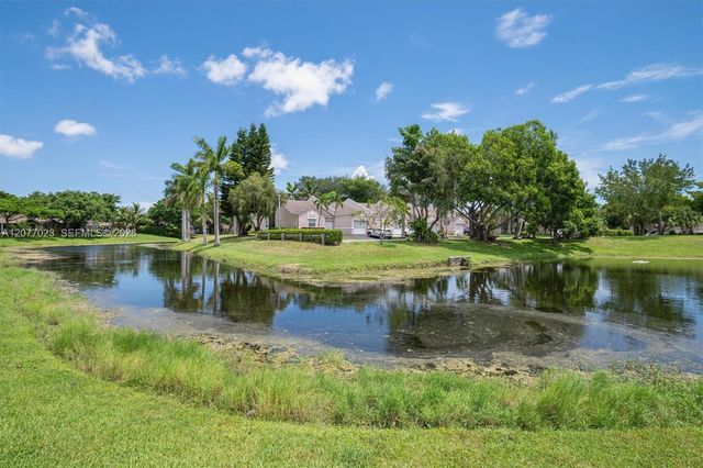 5200 W Lakes Drive, Deerfield Beach, FL 33442