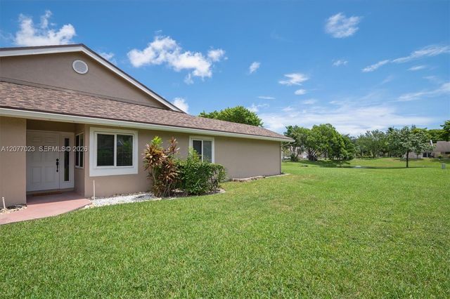 5200 W Lakes Drive, Deerfield Beach, FL 33442