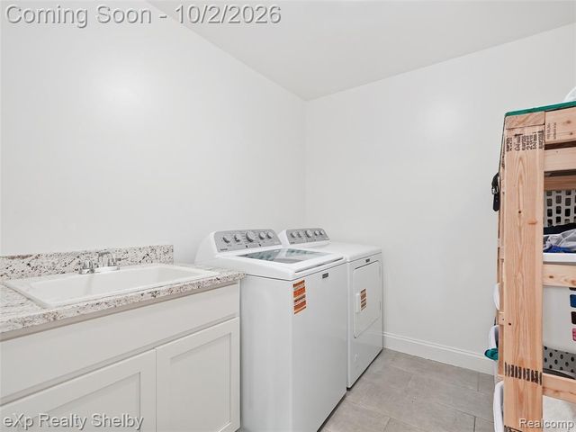 47375 Bayside Circle, Chesterfield, MI 48047