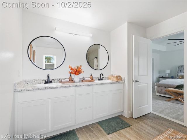 47375 Bayside Circle, Chesterfield, MI 48047