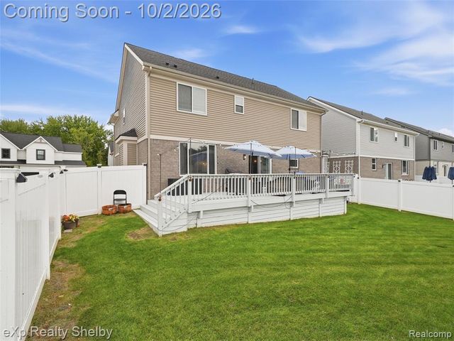 47375 Bayside Circle, Chesterfield, MI 48047