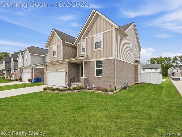 47375 Bayside Circle, Chesterfield, MI 48047