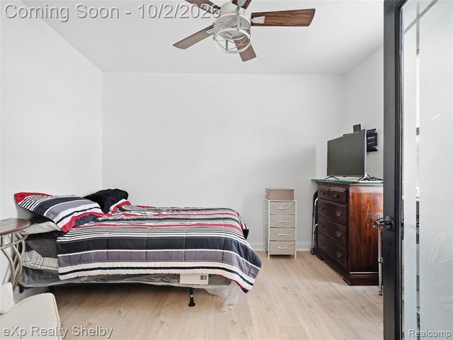 47375 Bayside Circle, Chesterfield, MI 48047