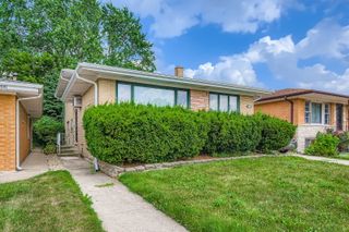 9045 S Sacramento Avenue, Evergreen Park, IL 60805