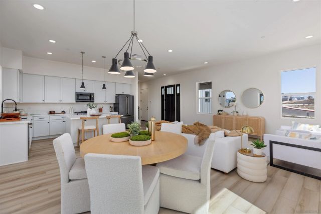 702 Passion Court, Vista, CA 92083