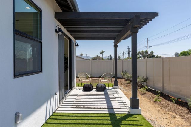 702 Passion Court, Vista, CA 92083