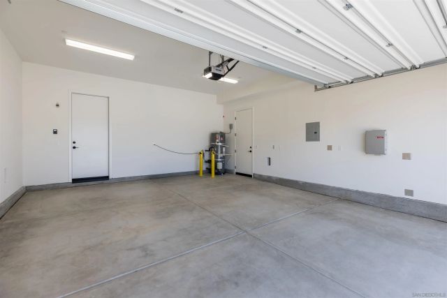702 Passion Court, Vista, CA 92083