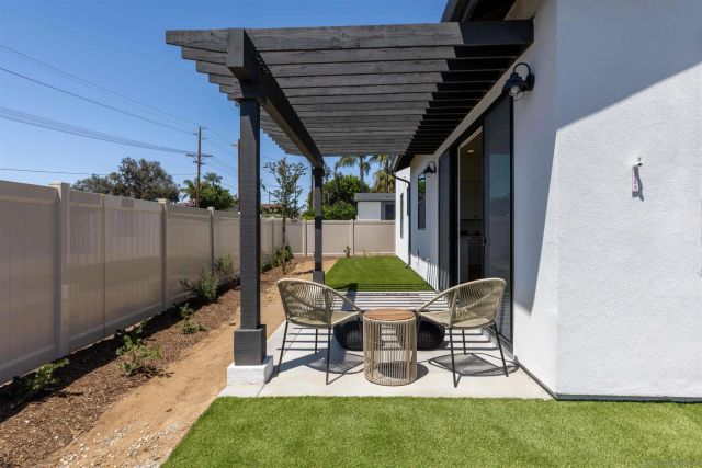702 Passion Court, Vista, CA 92083