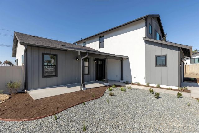 702 Passion Court, Vista, CA 92083