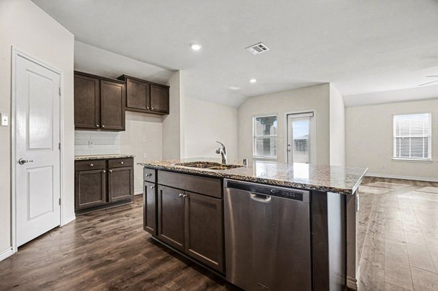 611 Saddle Club Way, Princeton, TX 75407