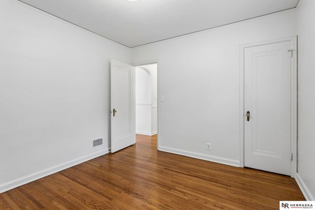 5153 Lake Street, Omaha, NE 68104