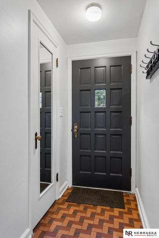 5153 Lake Street, Omaha, NE 68104