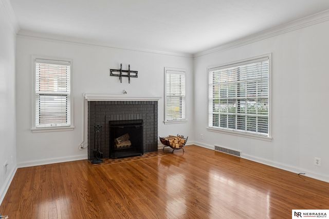 5153 Lake Street, Omaha, NE 68104