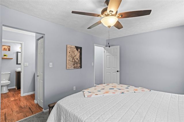 203 Woodhaven Dr, Seven Fields Boro, PA 16046