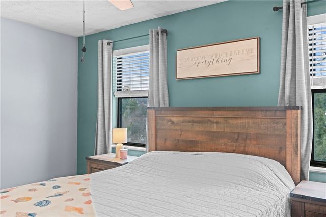 203 Woodhaven Dr, Seven Fields Boro, PA 16046