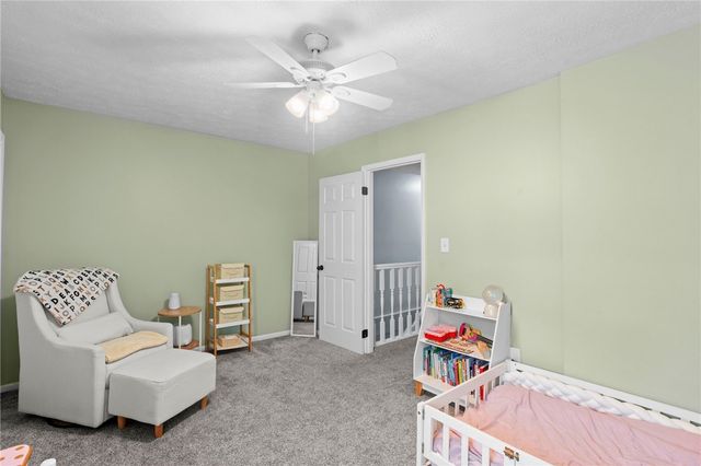 203 Woodhaven Dr, Seven Fields Boro, PA 16046