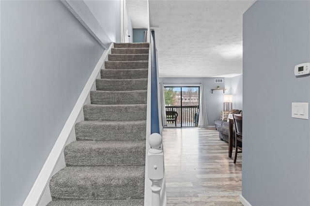 203 Woodhaven Dr, Seven Fields Boro, PA 16046